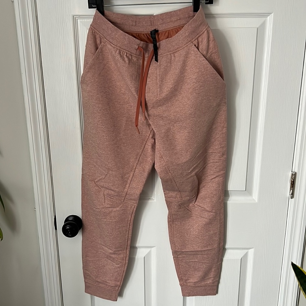 Lululemon joggers size M